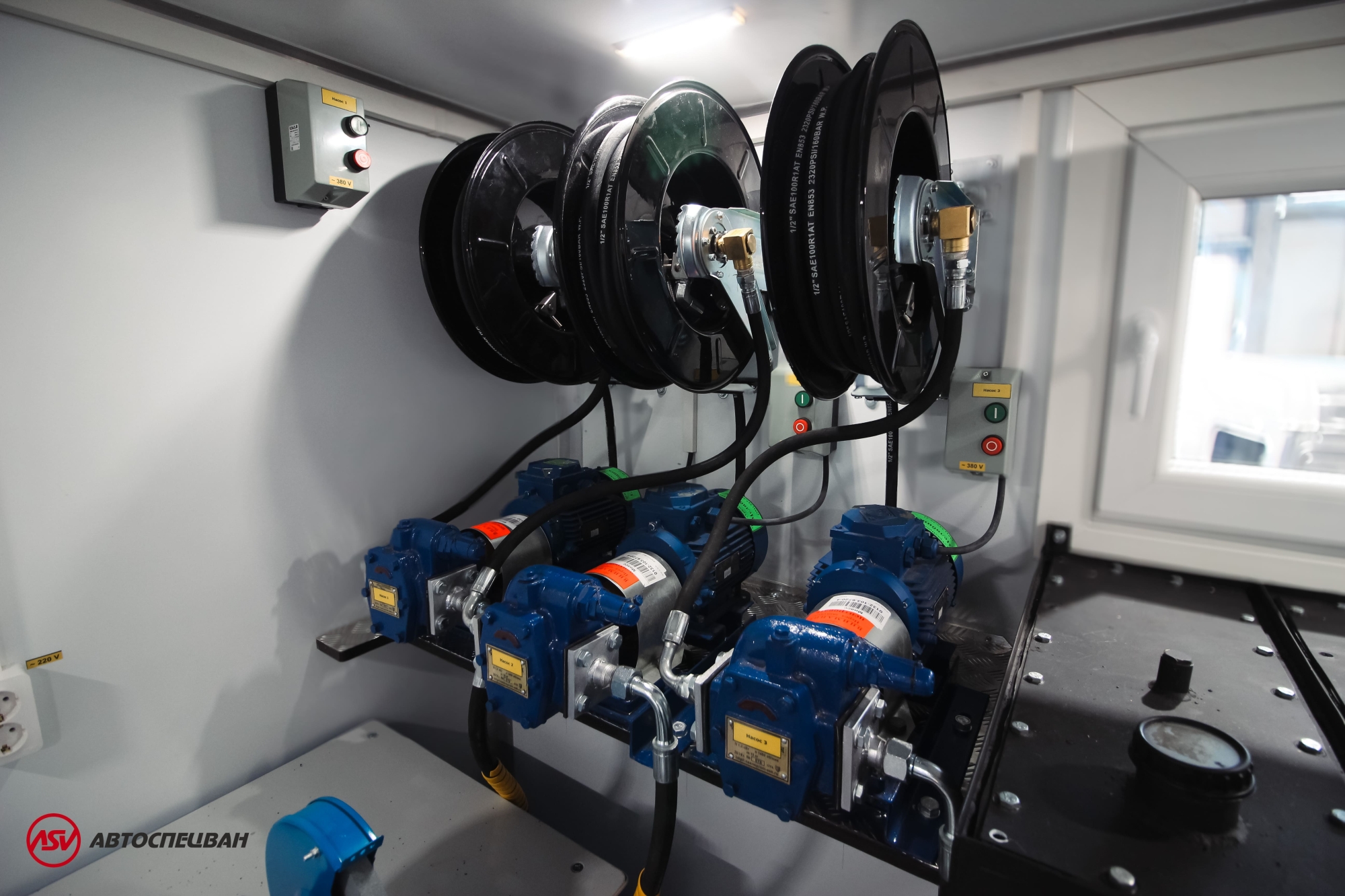 Агрегат для ремонта и обслуживания качалок АРОК МАЗ 6317F9 с КМУ ИМ-20 2