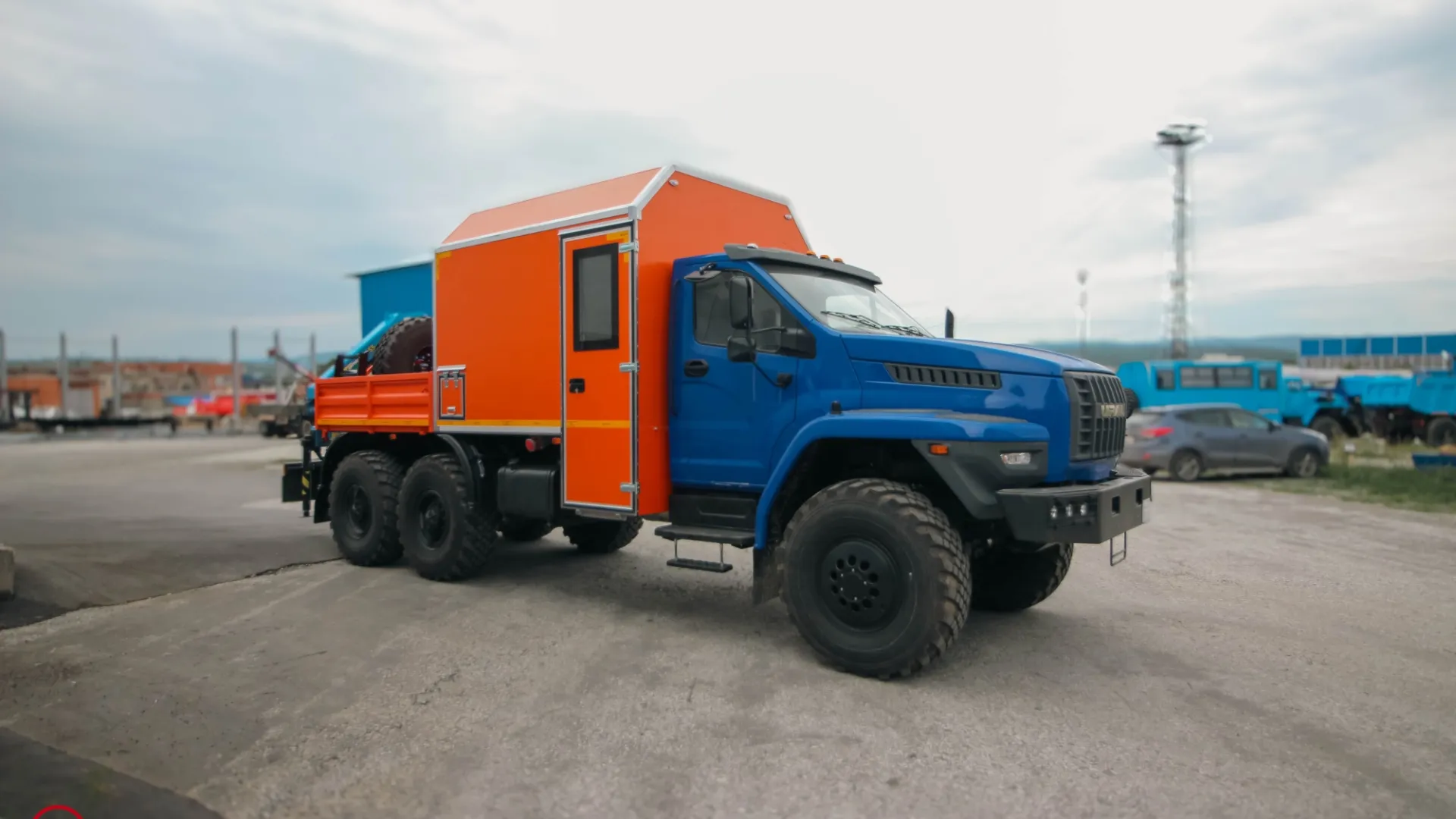 Агрегат для ремонта и обслуживания качалок АРОК УРАЛ NEXT 4320-6952-72(Е5) с КМУ ИМ-55 0