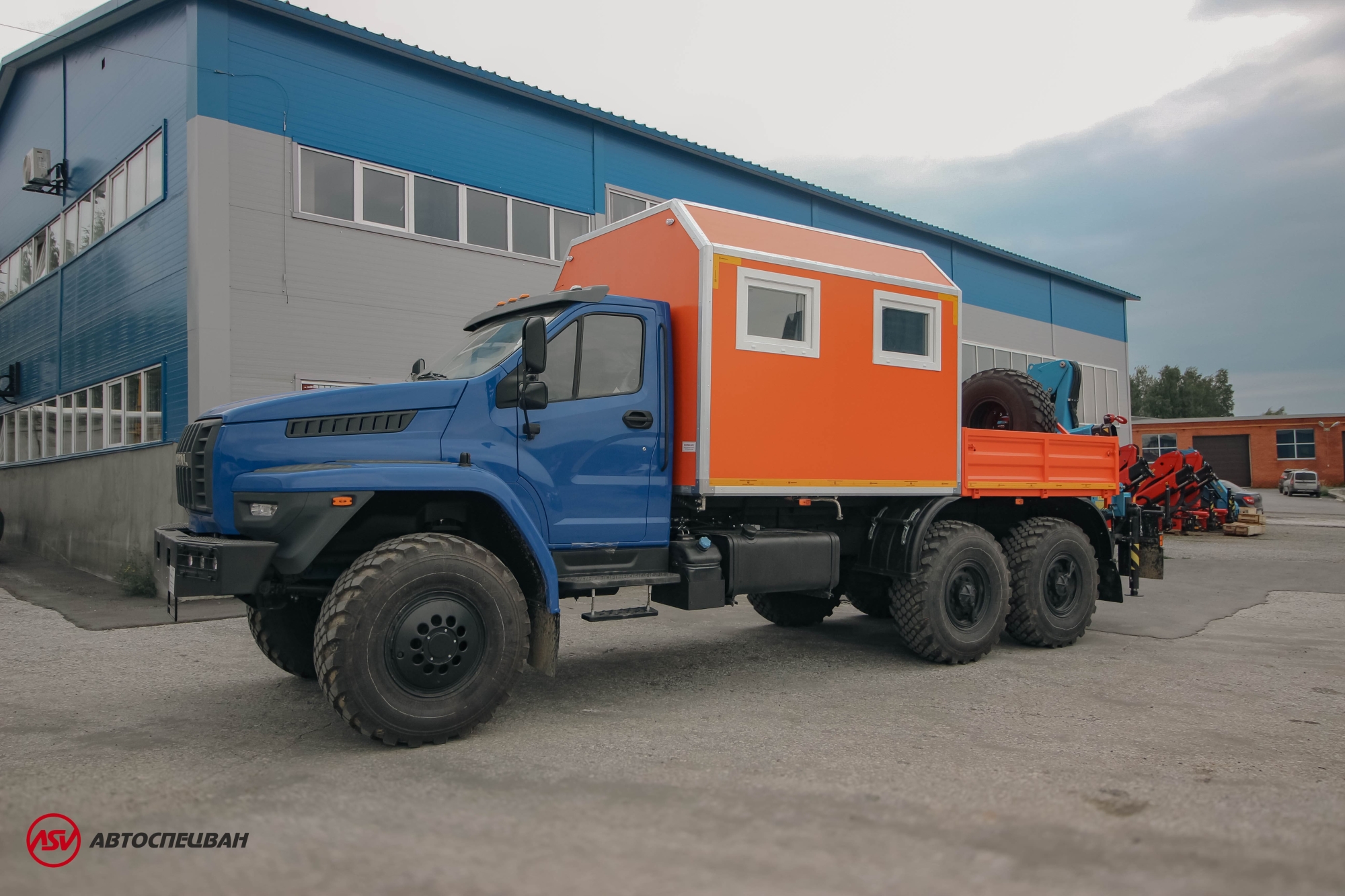 Агрегат для ремонта и обслуживания качалок АРОК УРАЛ NEXT 4320-6952-72(Е5) с КМУ ИМ-55 1