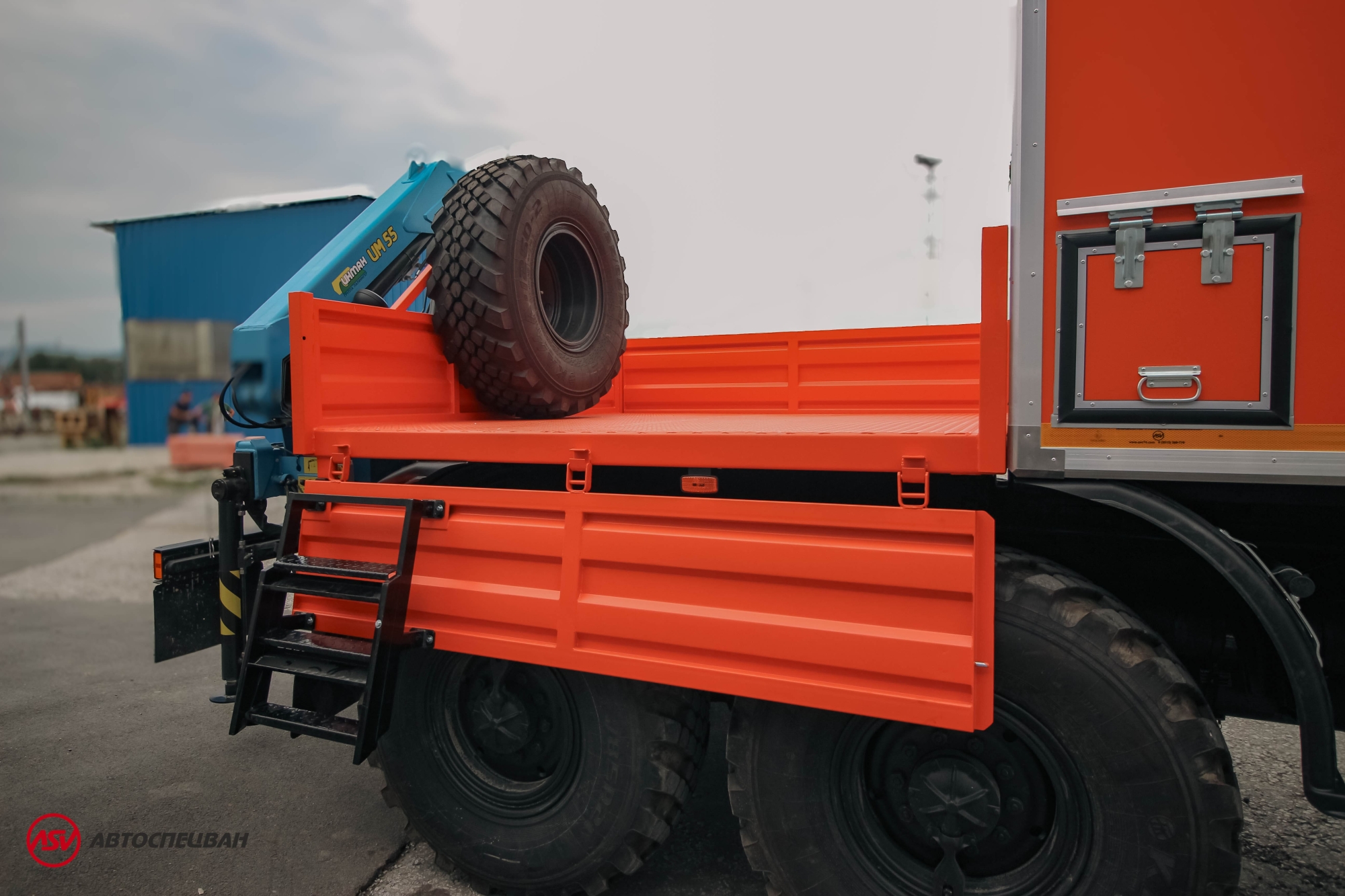 Агрегат для ремонта и обслуживания качалок АРОК УРАЛ NEXT 4320-6952-72(Е5) с КМУ ИМ-55 4