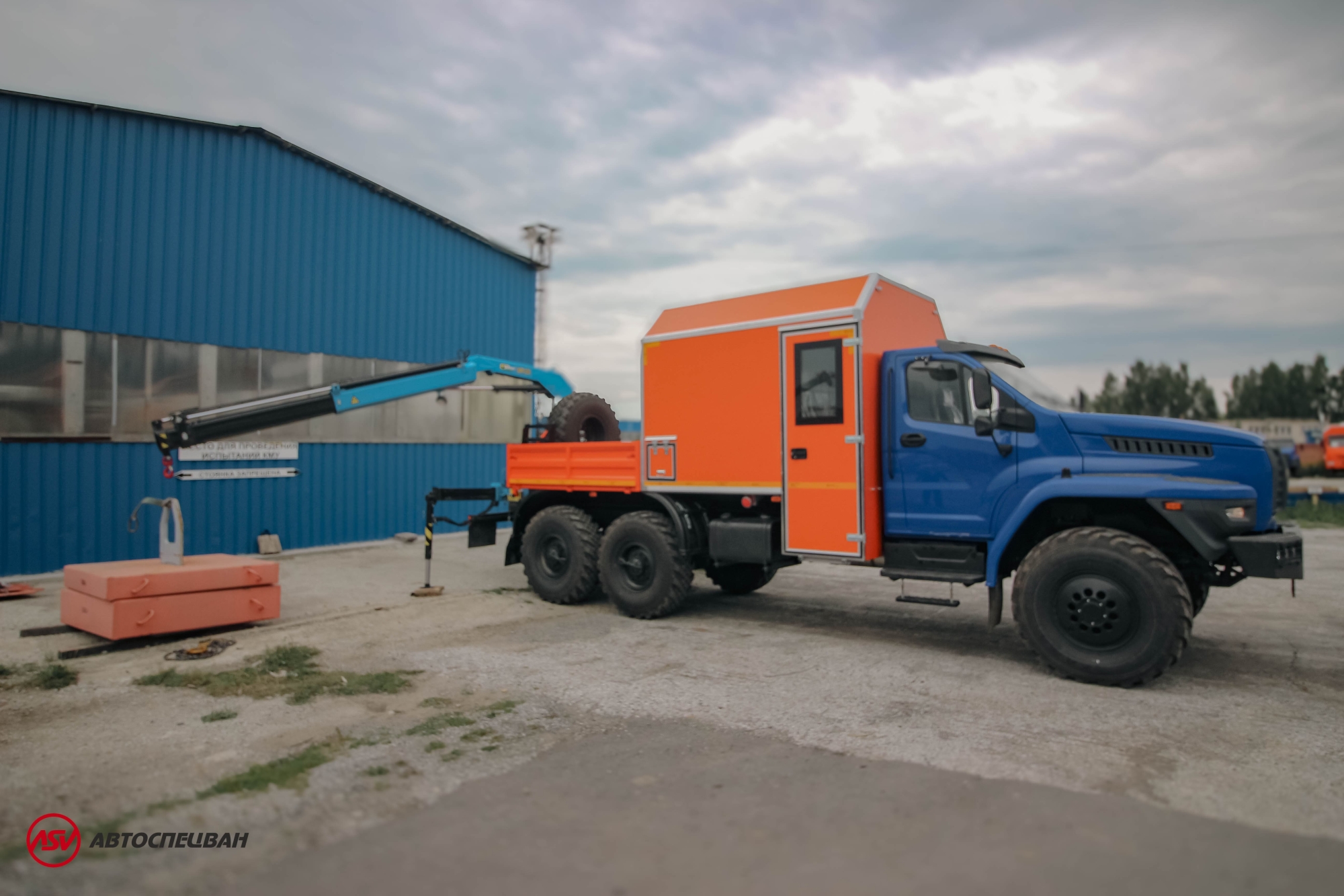 Агрегат для ремонта и обслуживания качалок АРОК УРАЛ NEXT 4320-6952-72(Е5) с КМУ ИМ-55 6