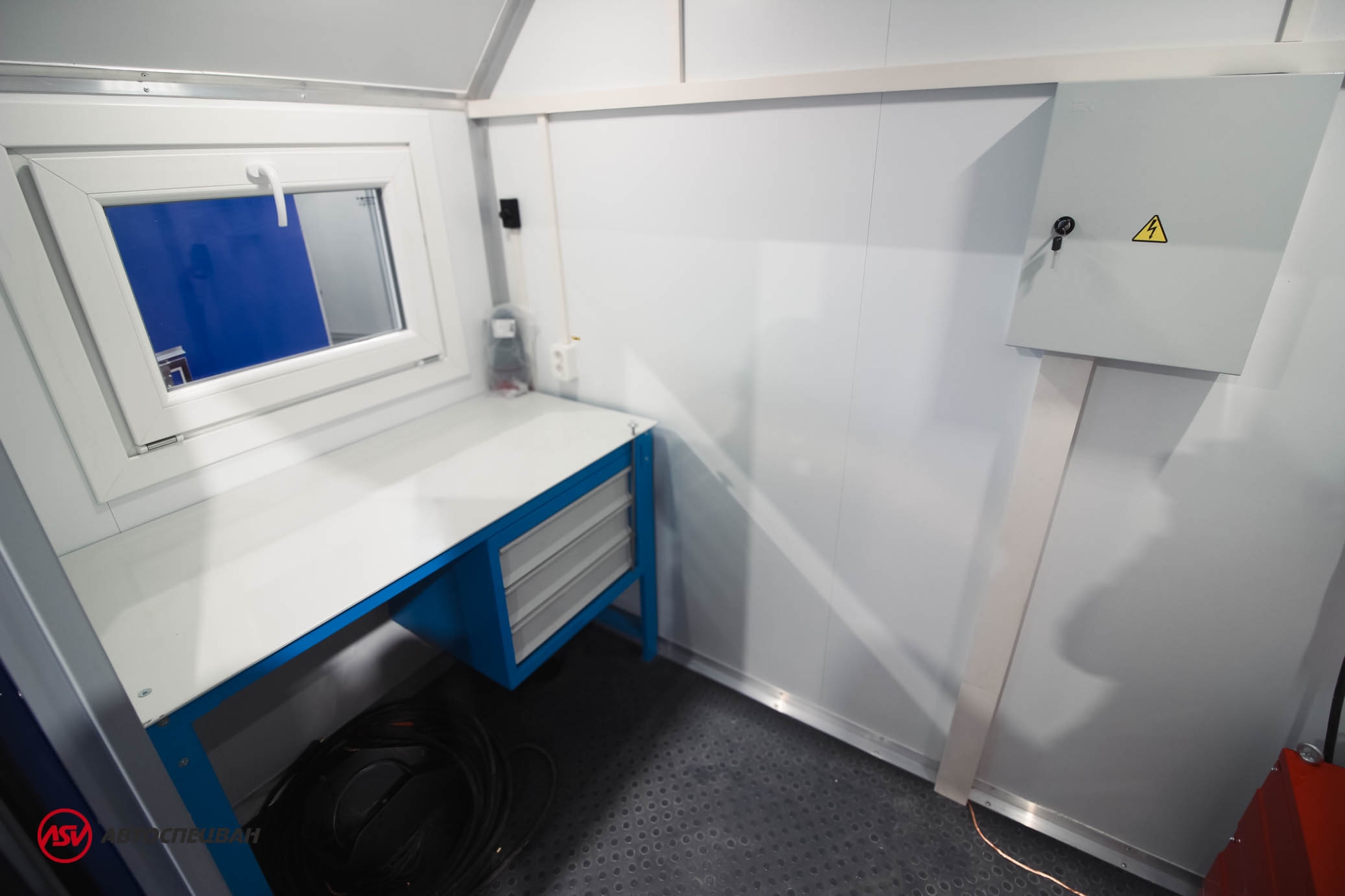 Агрегат наземного ремонта водоводов АНРВ Урал 4320-4152-81Е5 с КМУ ИМ-50 6