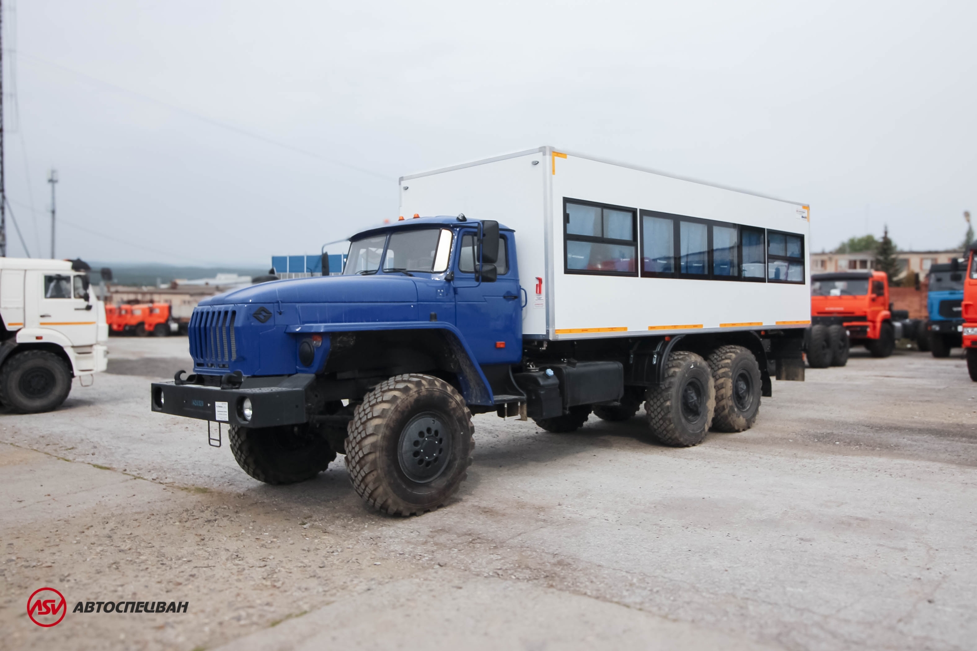 Вахтовый автобус Урал 4320-1912-60, 28 мест 1