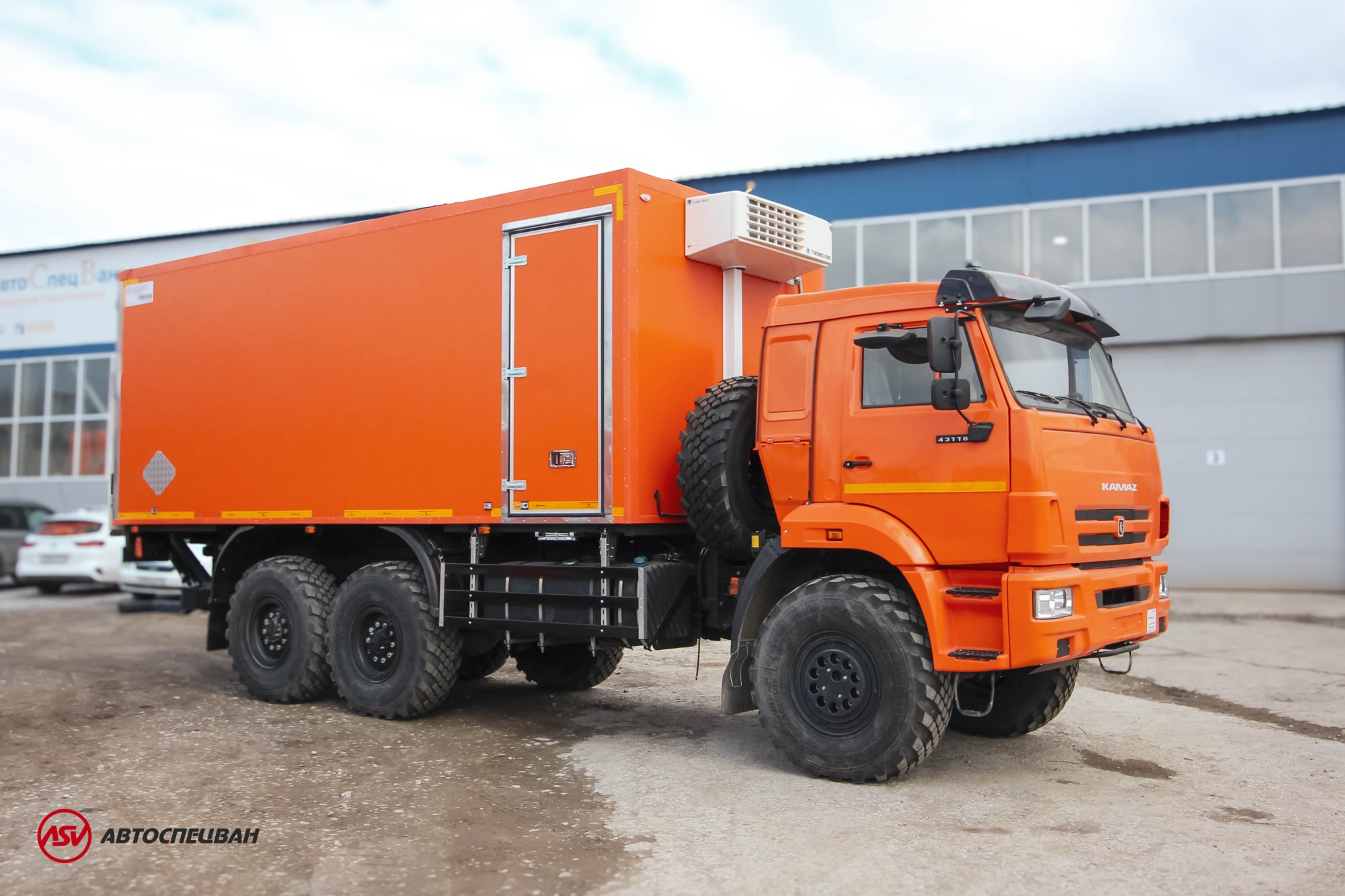 Рефрижератор с гидробортом ZEPRO и ХОУ Thermo King на шасси КамАЗ 43118-3027-50 0