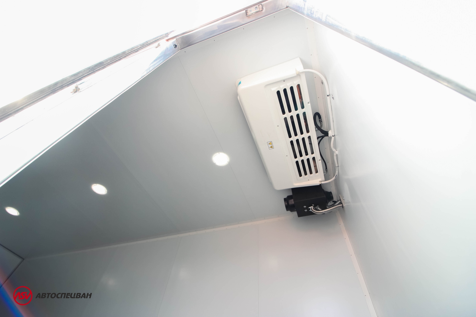 Рефрижератор с гидробортом ZEPRO и ХОУ Thermo King на шасси КамАЗ 43118-3027-50 6