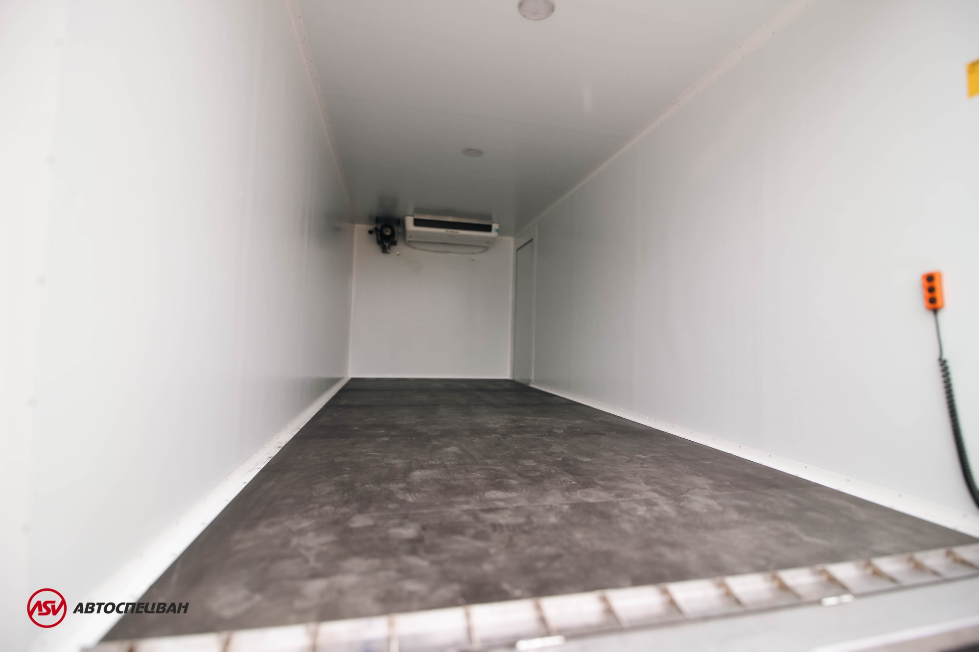 Рефрижератор с гидробортом ZEPRO и ХОУ Thermo King на шасси КамАЗ 43118-3027-50 7