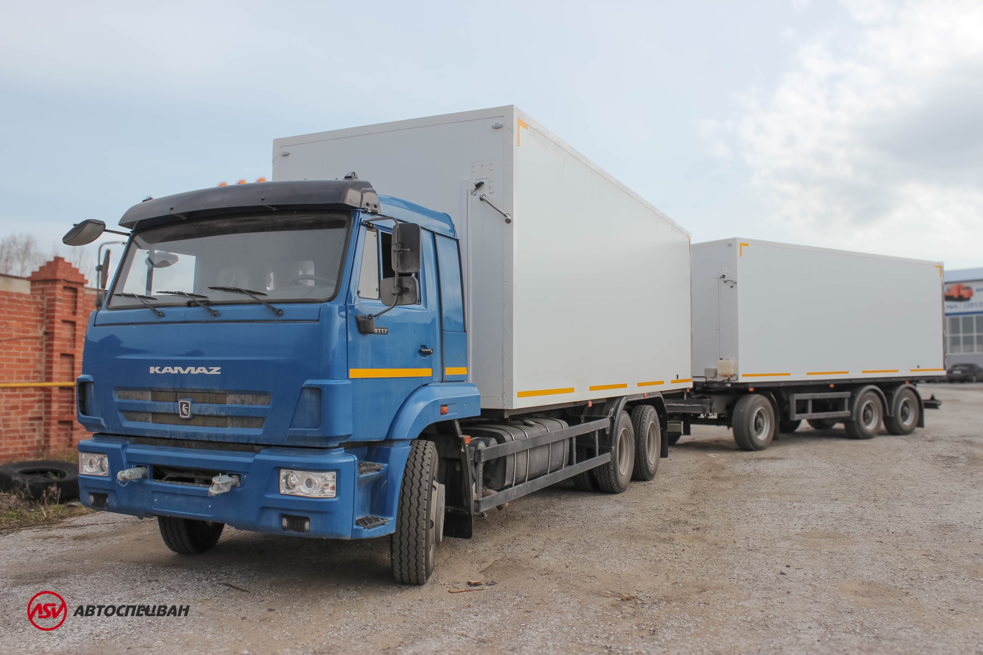 Изотермический фургон КамАЗ 65117 (автопоезд) 0