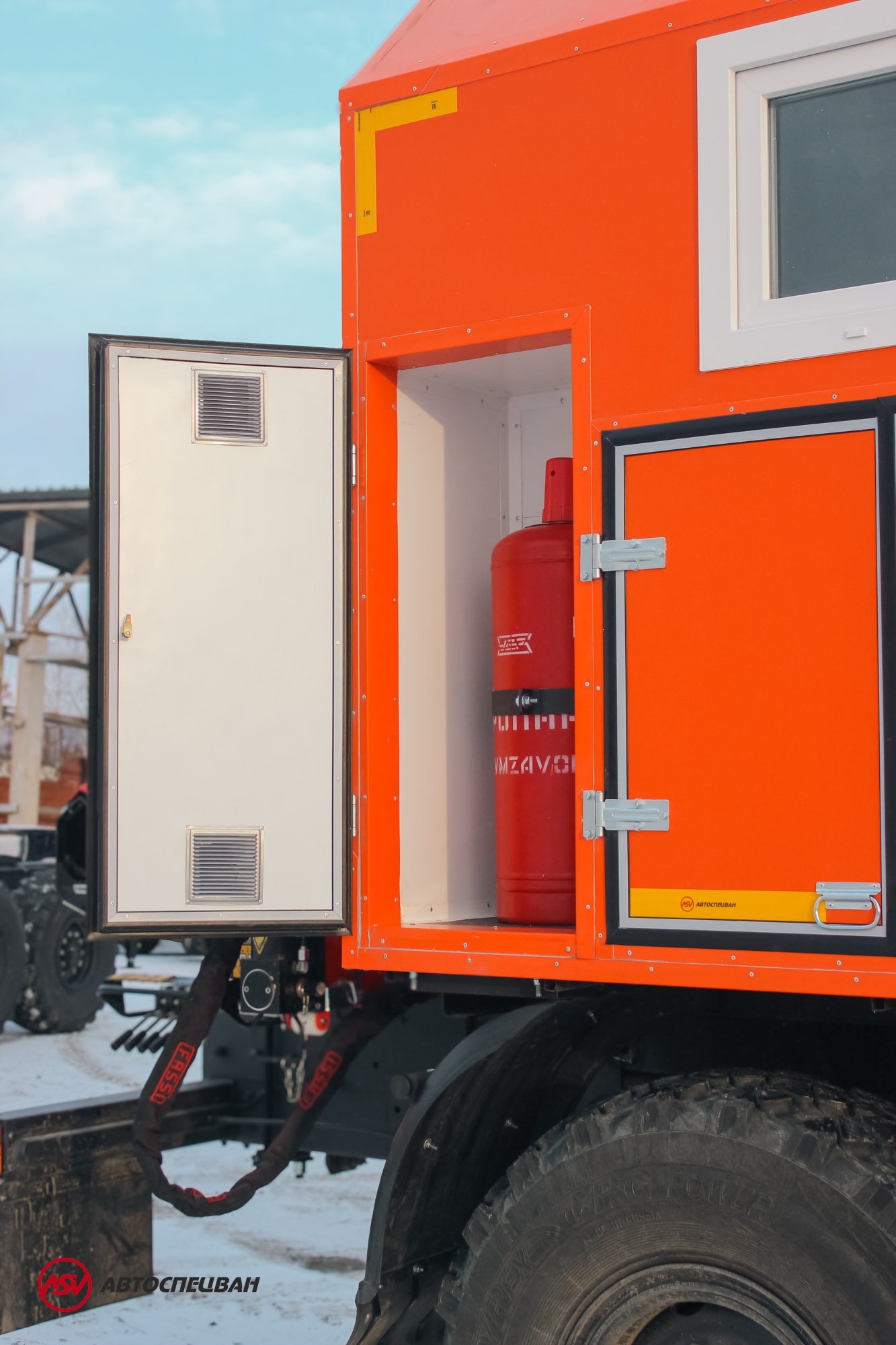 Передвижная мастерская ПАРМ Урал NEXT с КМУ 9