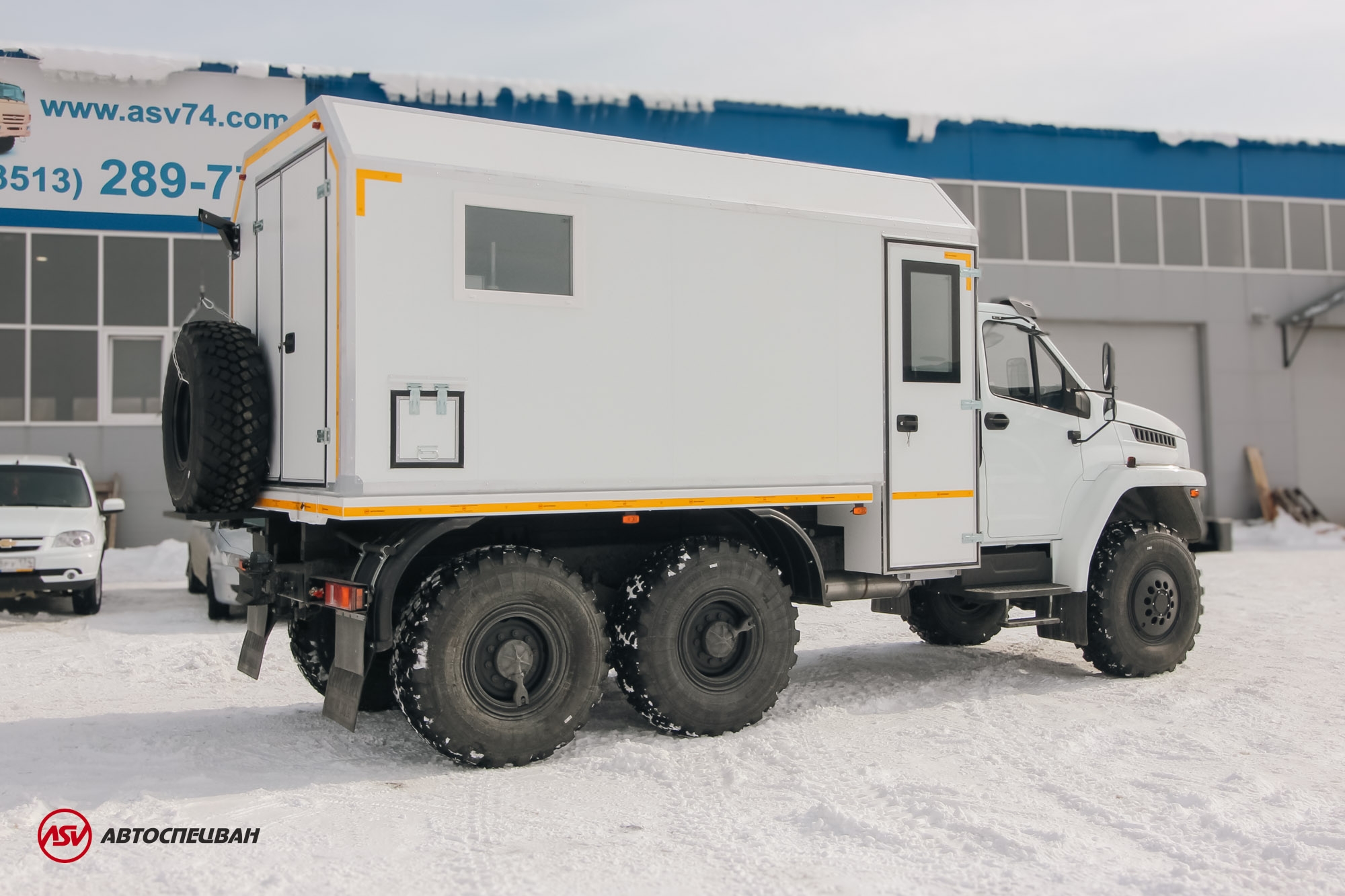 Передвижная мастерская ПАРМ УРАЛ NEXT 4320-6952-73(Е5) с отсеком для перевозки людей 2