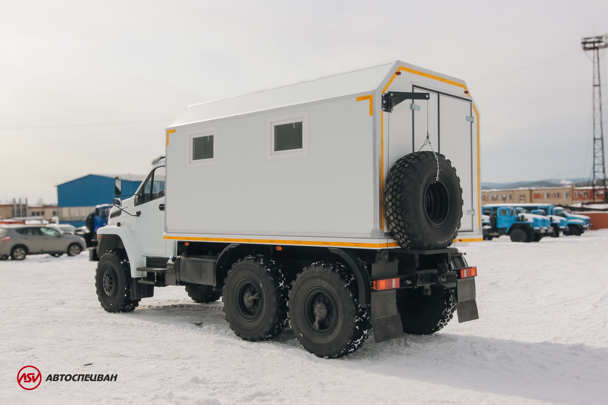 Передвижная мастерская ПАРМ УРАЛ NEXT 4320-6952-73(Е5) с отсеком для перевозки людей 3