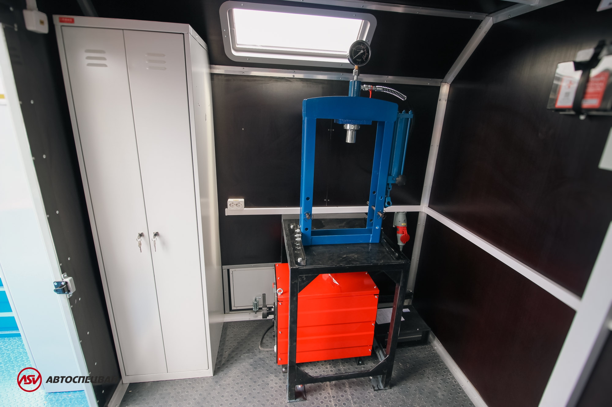 ПАРМ КамАЗ 43118-3027-50 с КМУ ИМ-25 6