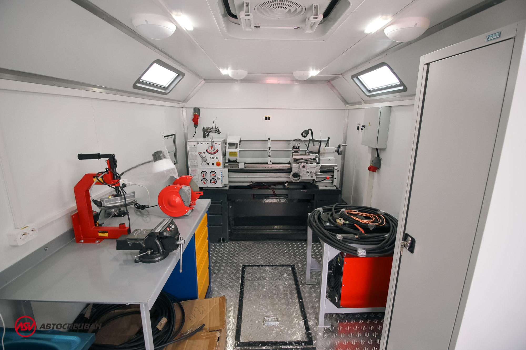 ПАРМ с токарным станком и КМУ Sunhunk 125 на шасси КамАЗ 43118-50 4