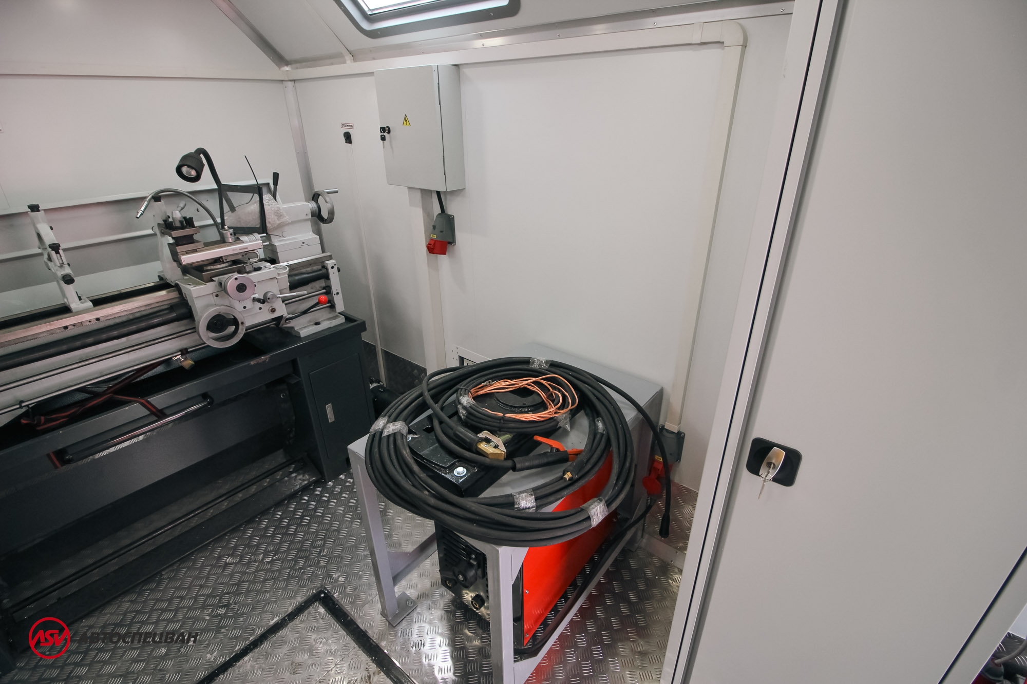 ПАРМ с токарным станком и КМУ Sunhunk 125 на шасси КамАЗ 43118-50 7