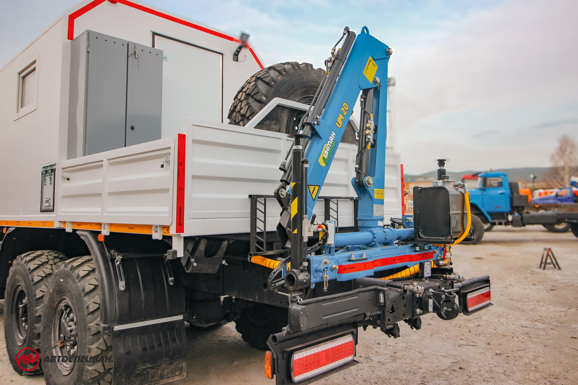 Передвижная мастерская ПАРМ с КМУ ИМ-20 на шасси Камаз 43118-3027-50 4