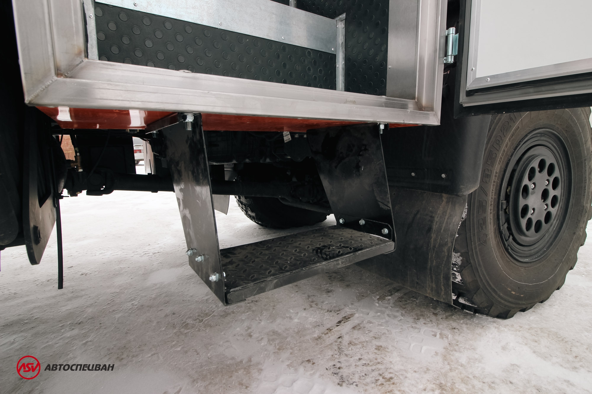 Вахтовый автобус КАМАЗ 43118-3027-50, 28 мест 5