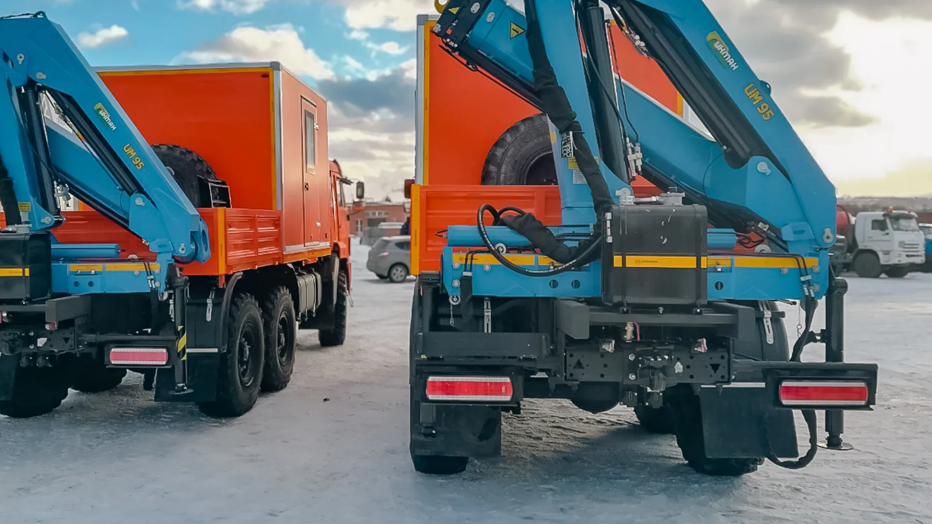 Передвижная мастерская ПАРМ КамАЗ 43118-3027-50 с токарным станком и КМУ ИМ-95 3