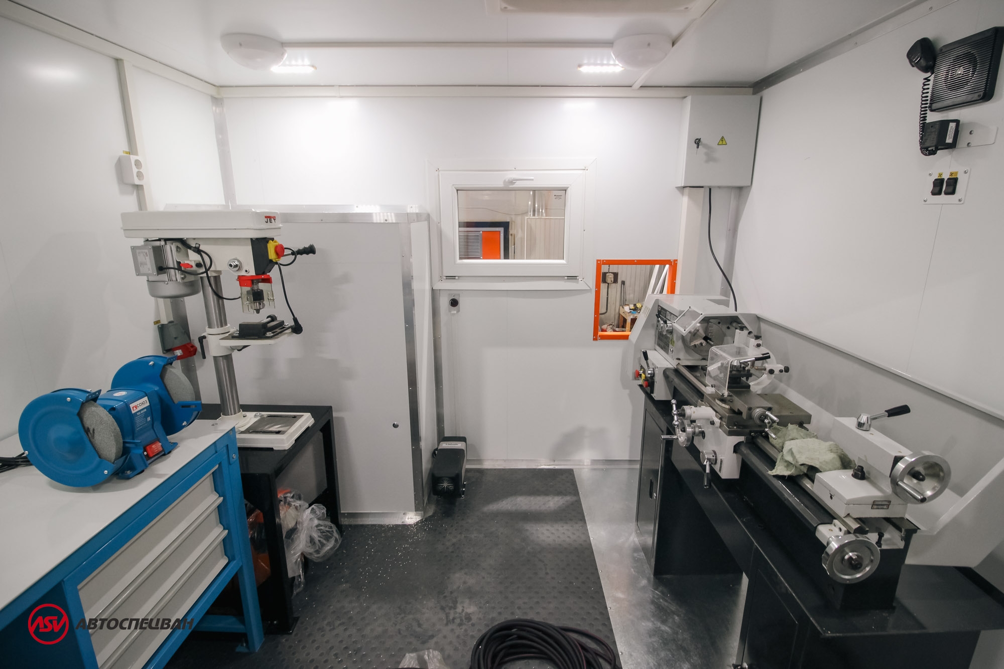 Передвижная мастерская ПАРМ КамАЗ 43118-3027-50 с токарным станком и КМУ ИМ-95 7