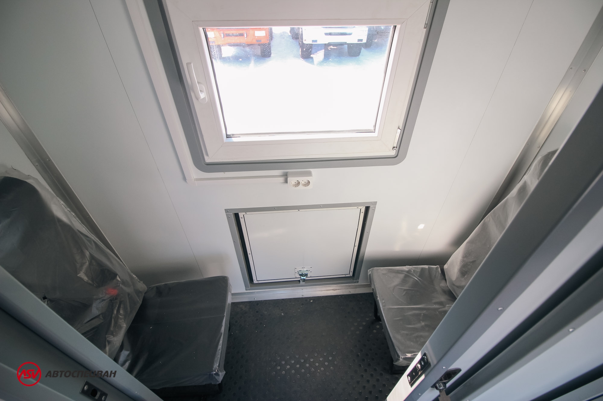 Передвижная мастерская ПАРМ на шасси Iveco АМТ EuroCargo MLC150 c бортовой платформой и КМУ ИМ-50 7