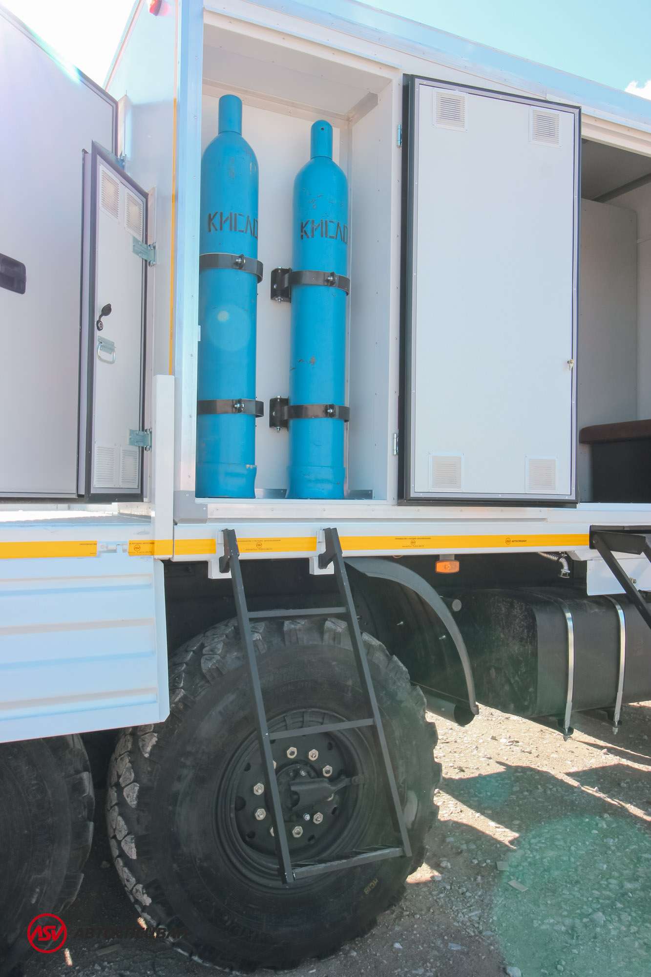 Агрегат для ремонта и обслуживания качалок АРОК КАМАЗ 43118-3027-50 с бортовой платформой и КМУ ИМ-95 7