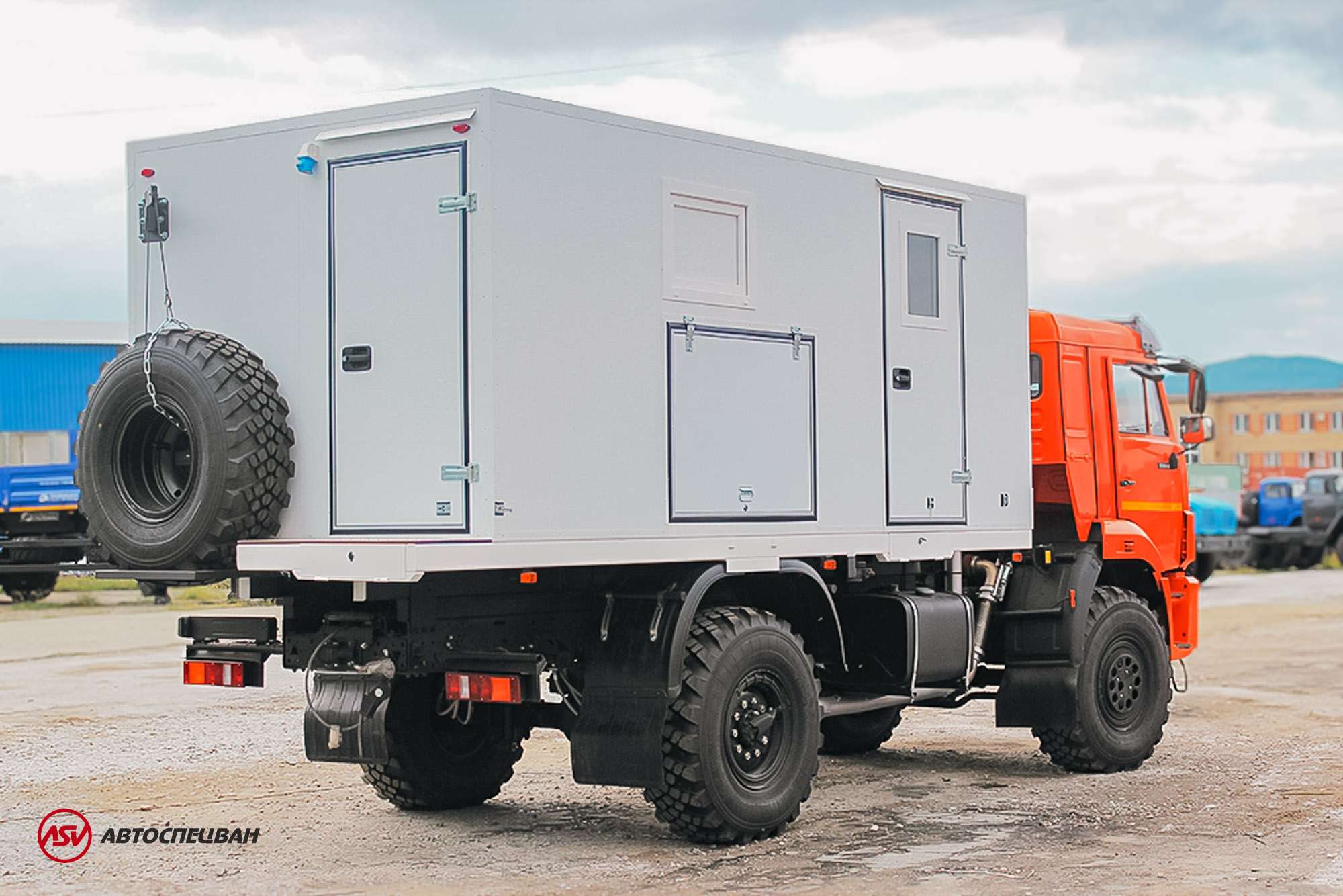 Передвижная проявочная лаборатория КамАЗ 43502 4