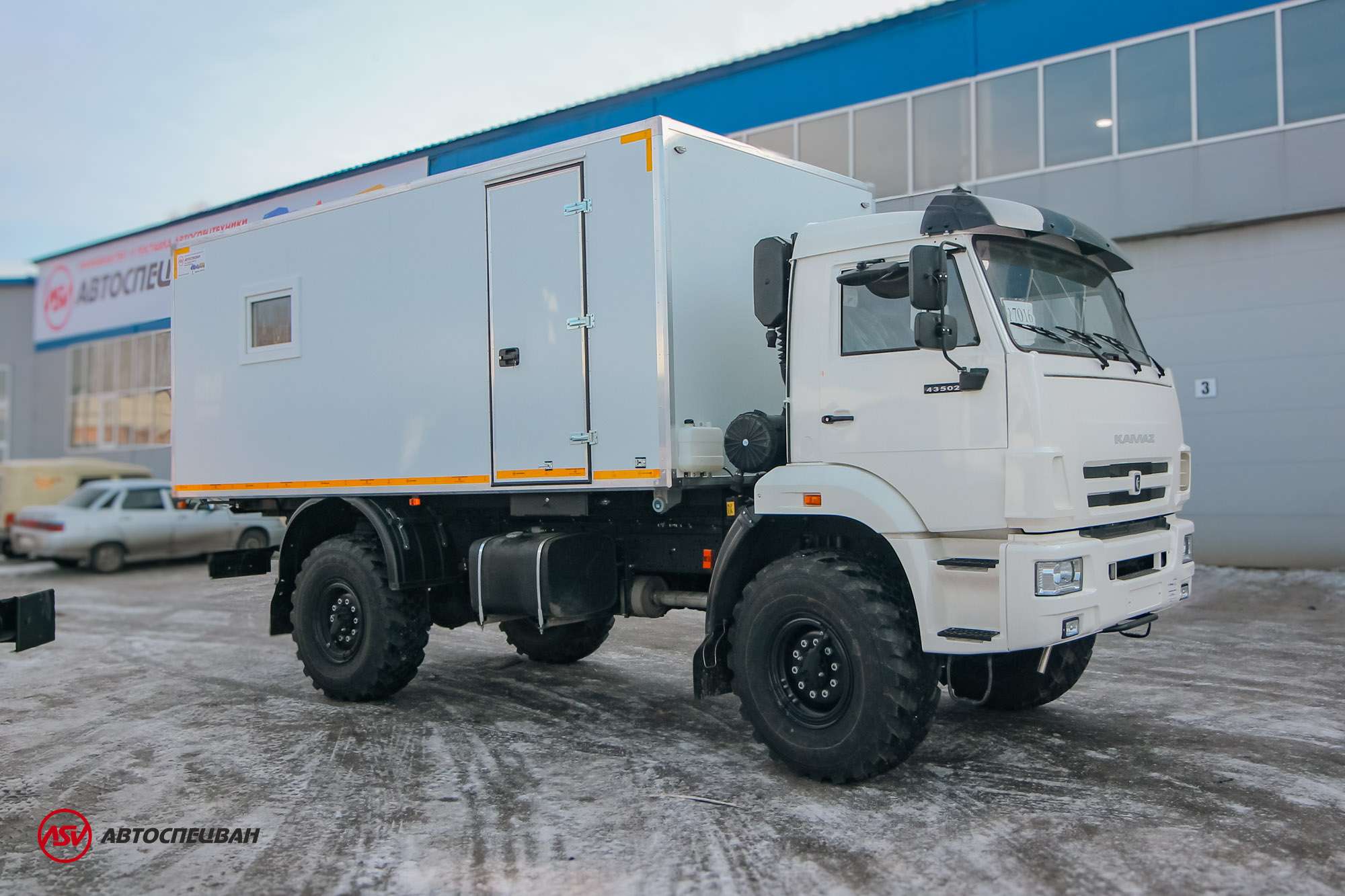 Передвижная столовая (12 мест) на шасси Камаз 43502-66 0