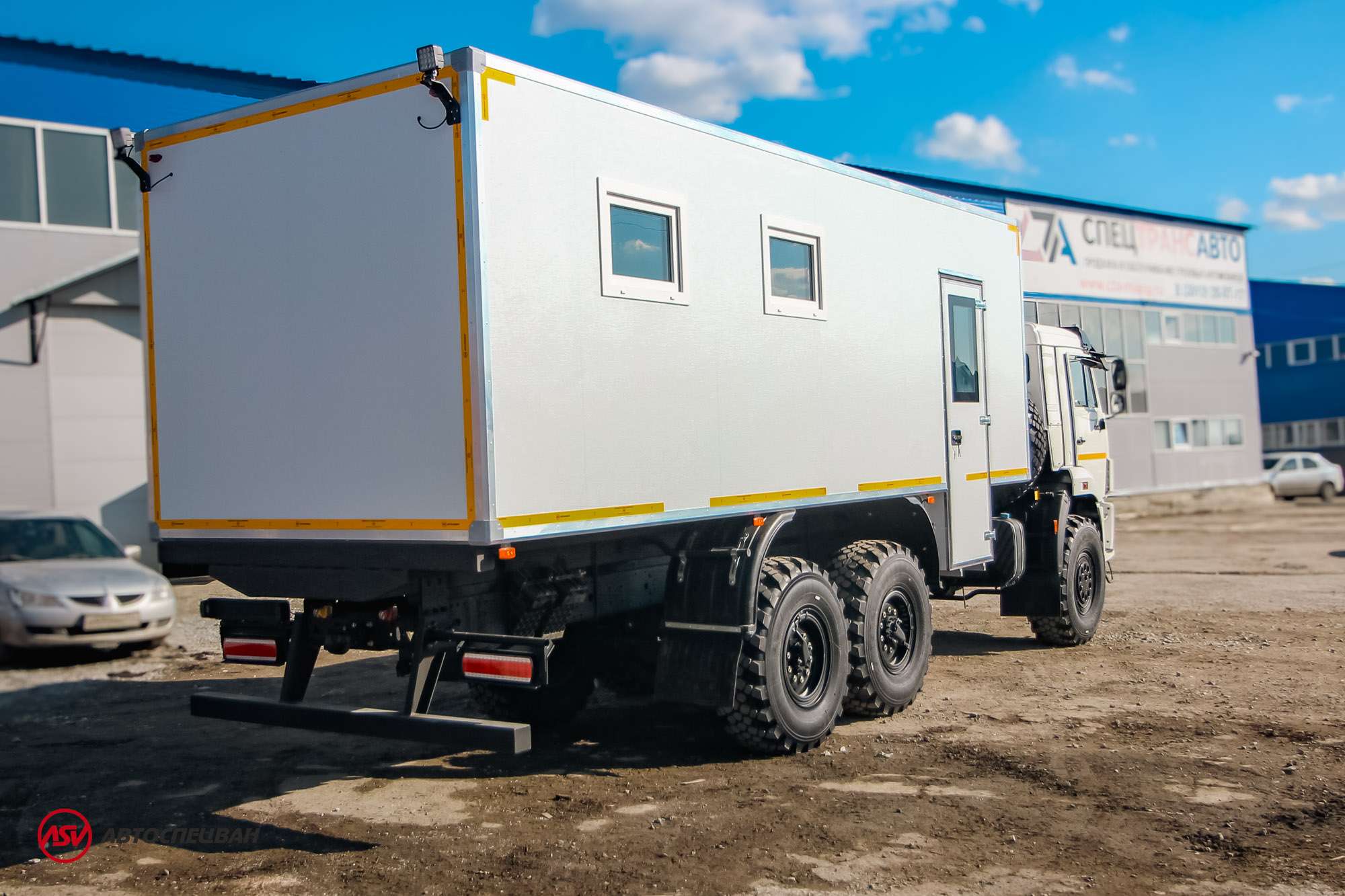 Передвижная столовая (16 мест) на шасси КамАЗ 43118-3027-50 9