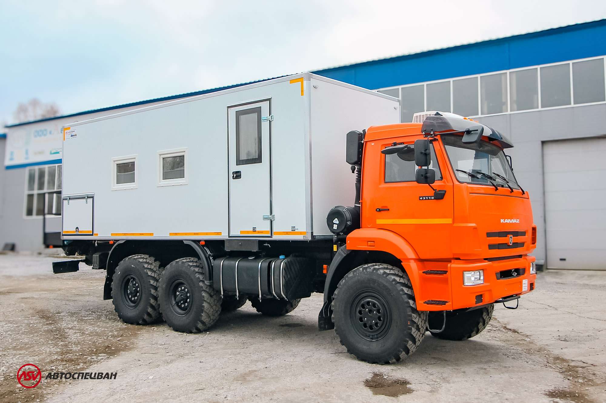 Передвижная столовая (14 мест) на шасси КамАЗ 43118-3027-50 0