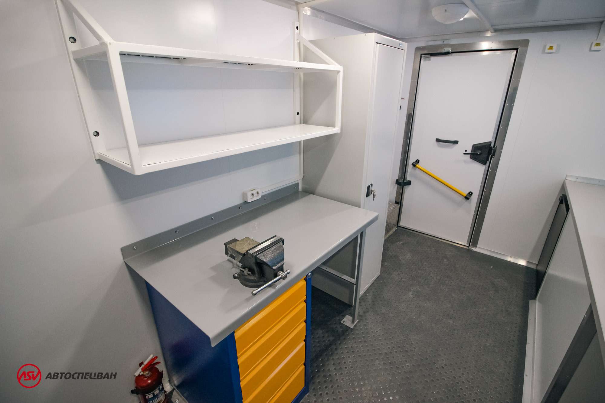 Транспортно-бытовой автомобиль ТБМ Урал NEXT 4320-6952-72(Е5)(2 отсека) 7