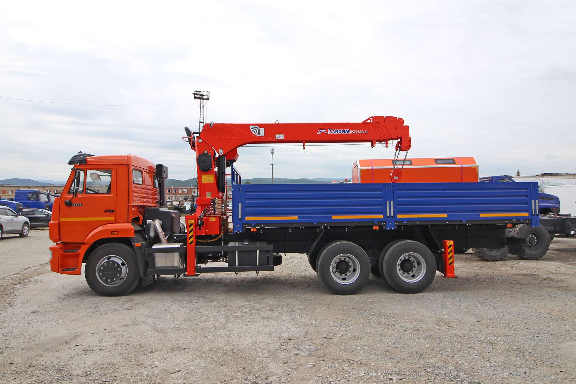 Бортовой КАМАЗ 65115-3094-48 с КМУ Kanglim KS-1256 4