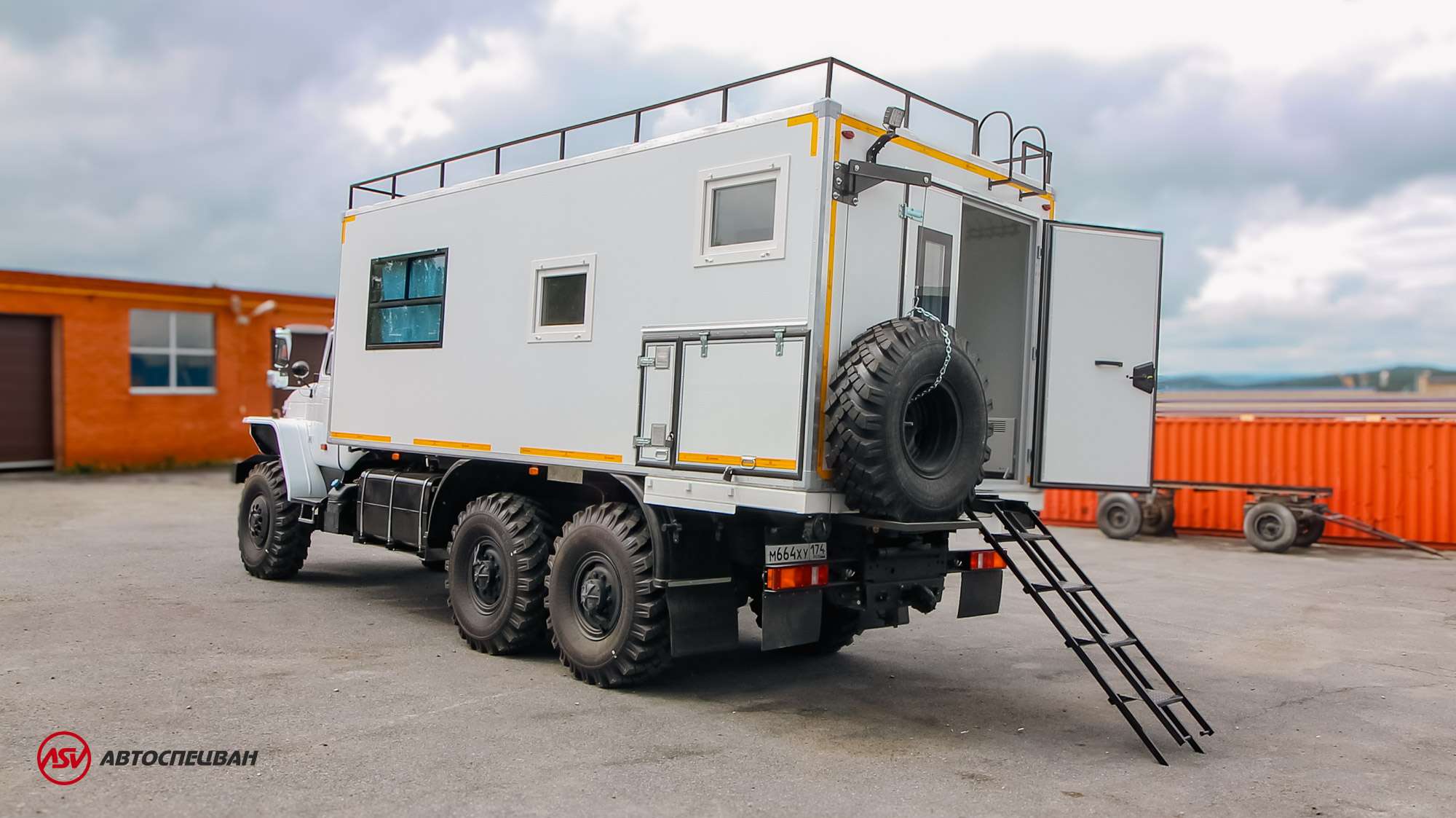 Транспортно-бытовой автомобиль ТБМ Урал 4320-1912-60Е5 5