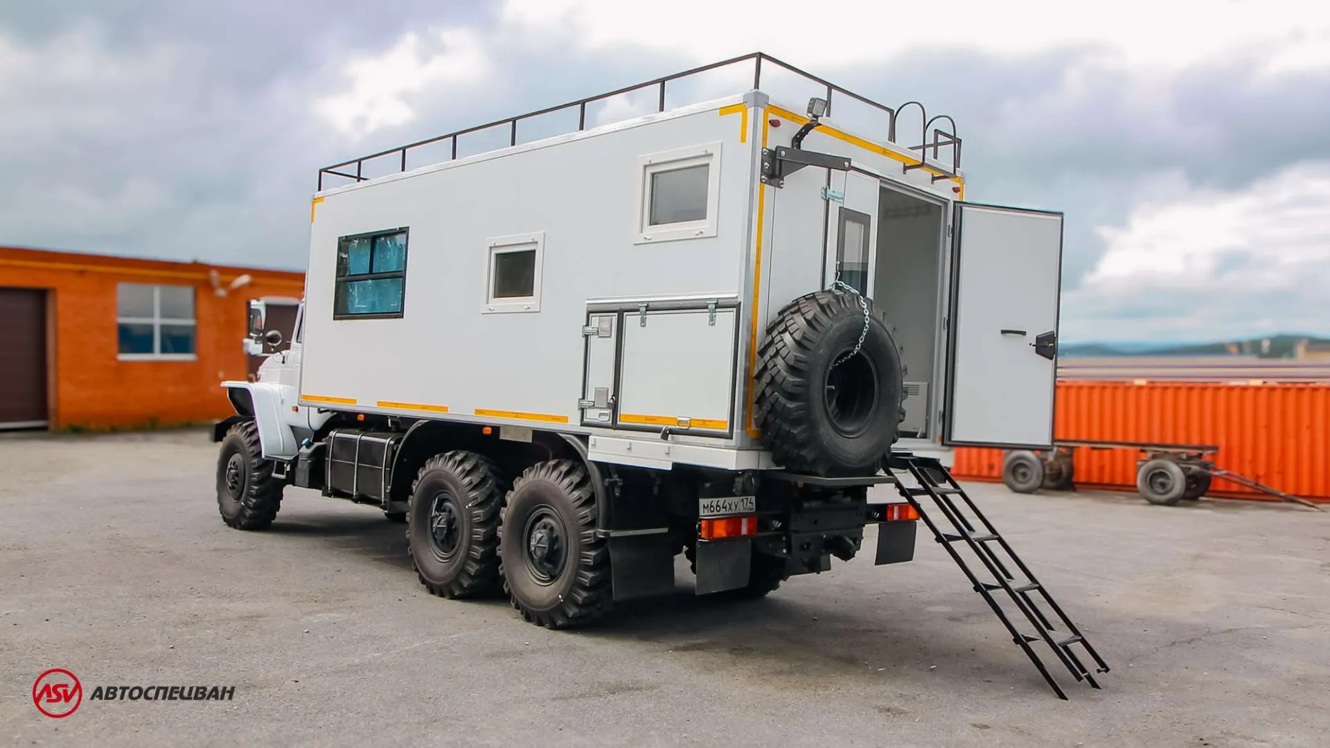 Транспортно-бытовой автомобиль ТБМ Урал 4320-1912-60Е5 5
