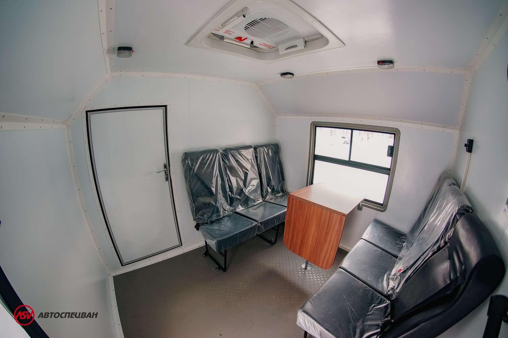 Транспортно-бытовой автомобиль ТБМ Урал 4320-1112-71М с отсеком для перевозки людей 4