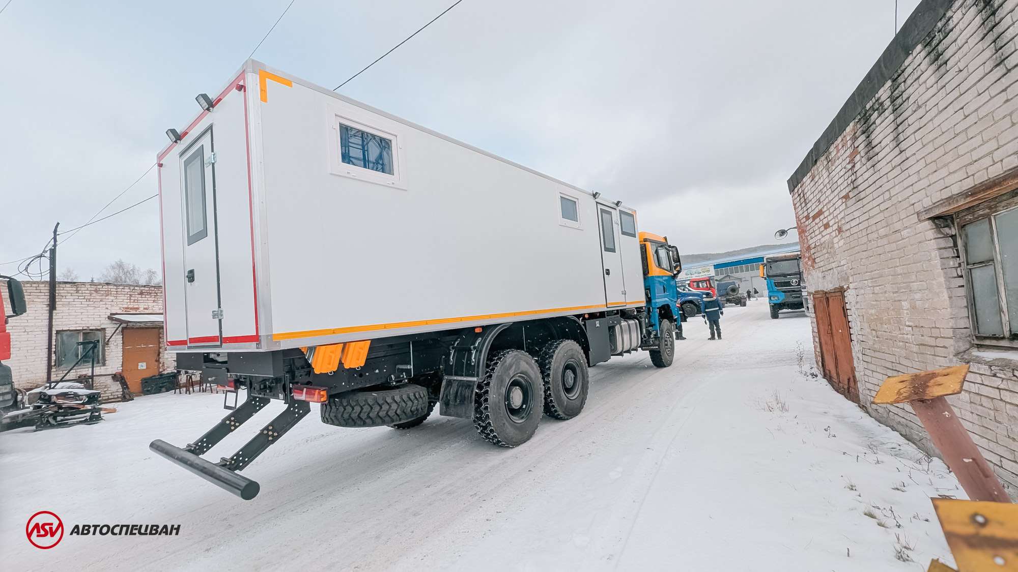 ТБМ SHACMAN SX32586V385 2