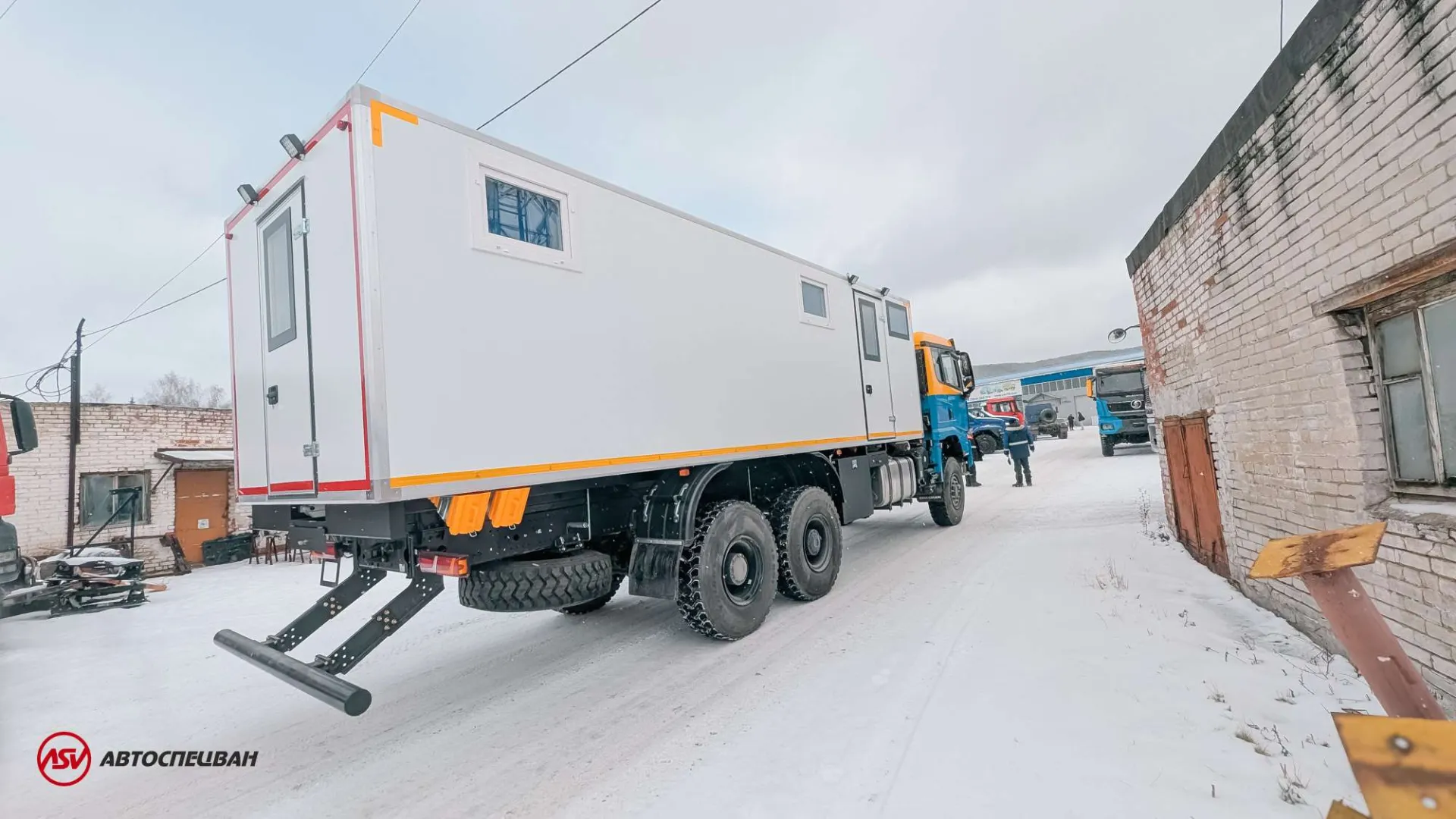 ТБМ SHACMAN SX32586V385 2