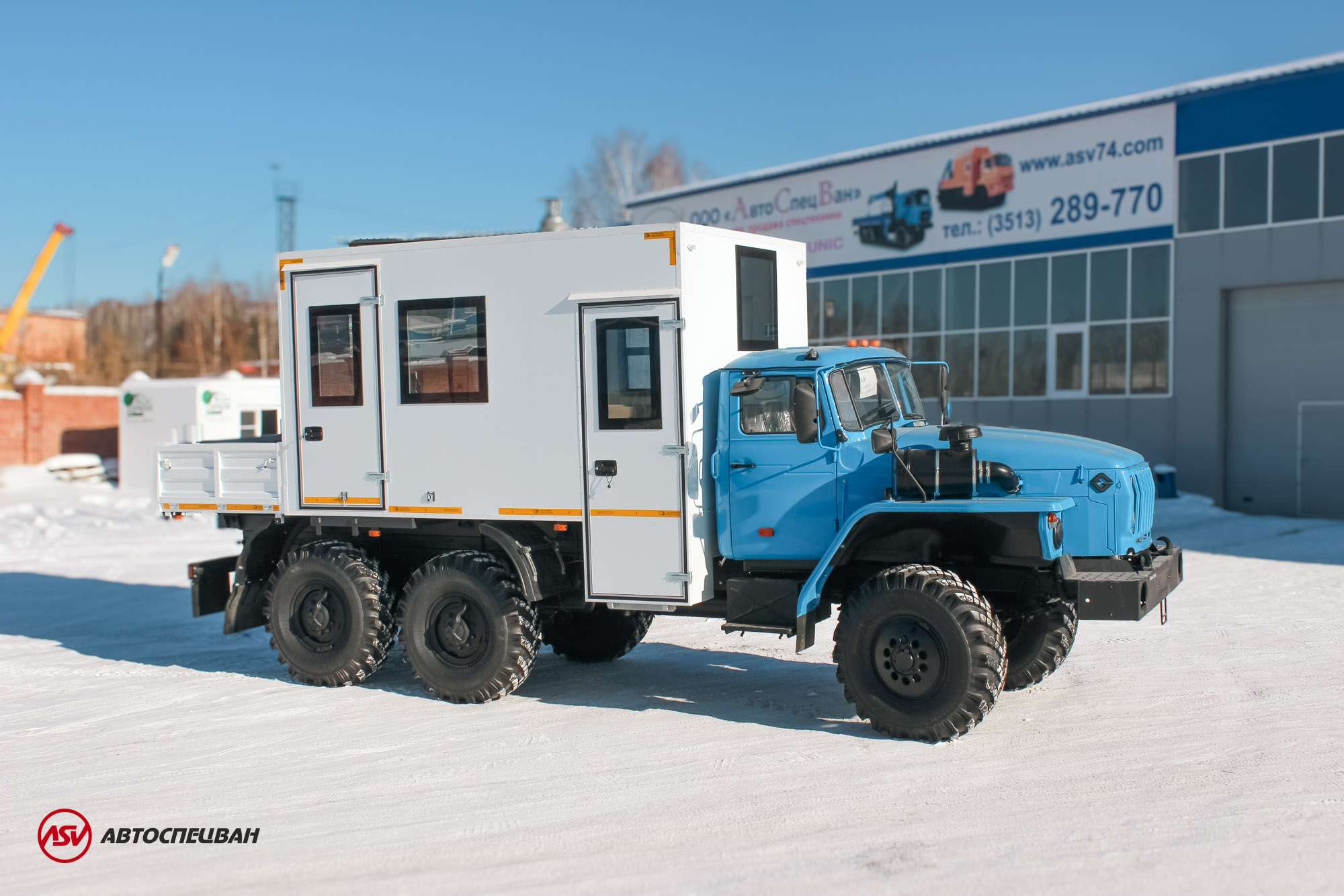 Транспортно-бытовой автомобиль ТБМ Урал 4320-1112-71М с бортовой платформой 0