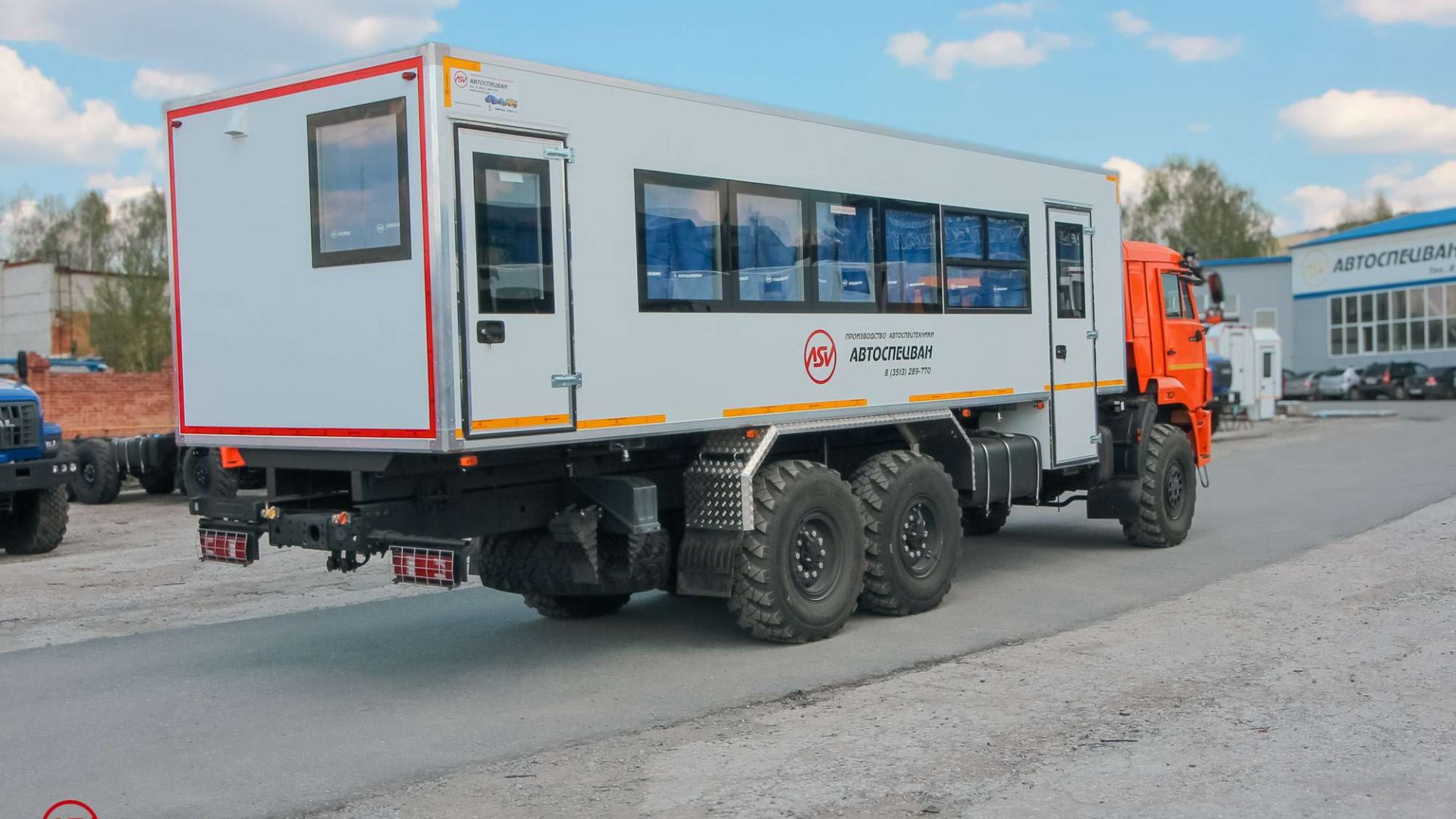 Вахтовый автобус 32 места на шасси КАМАЗ-43118-50 3