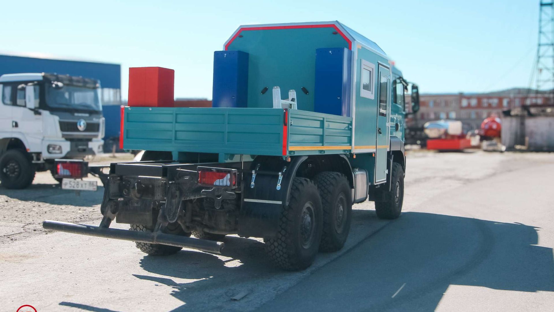 Грузопассажирский автомобиль на шасси MAN TGS 33.430 6x6 BBS c КМУ ИМ-95 2
