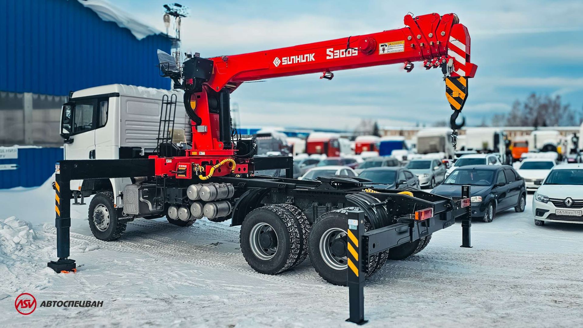 Седельный тягач Shacman X3000 с КМУ Sunhunk S-3005 2