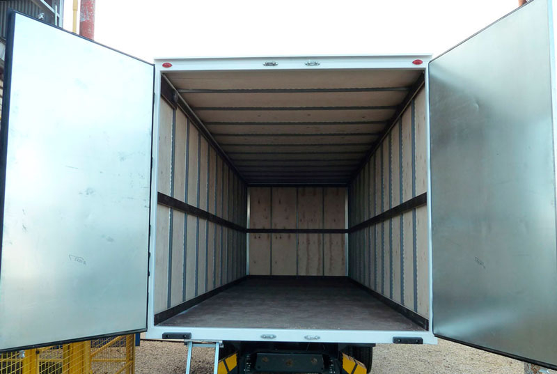 Отличия вахтовых автобусов из изотермичеких панелей и каркасных